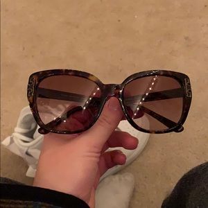 tory burch sunglasses need never worn
